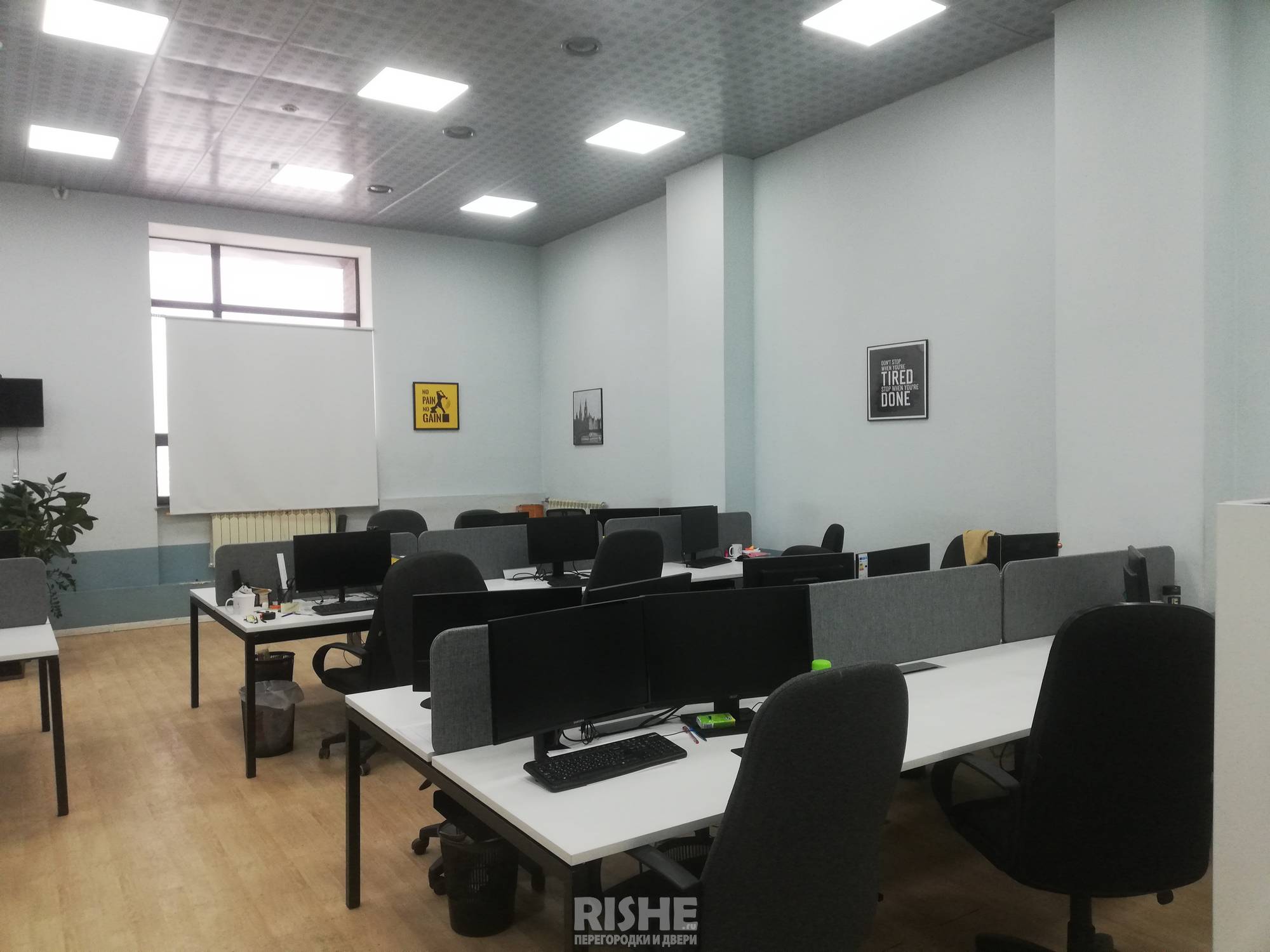 Настольные экраны и мобильные модули RISHE-M2 в бизнес-центре на Павелецкой