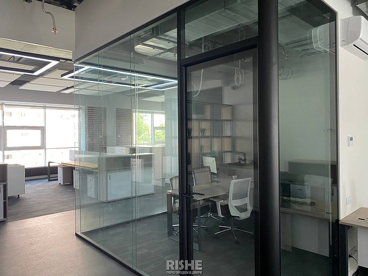 Стеклянные перегородки RISHE-S8 Twin и двери Vitero IMG_8558.jpg