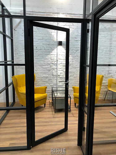 Перегородки LOFT S7 в черном профиле Перегородки LOFT S7 в черном профиле