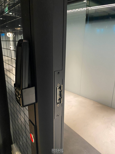 Перегородки с остеклением на всю высоту  (3).JPG