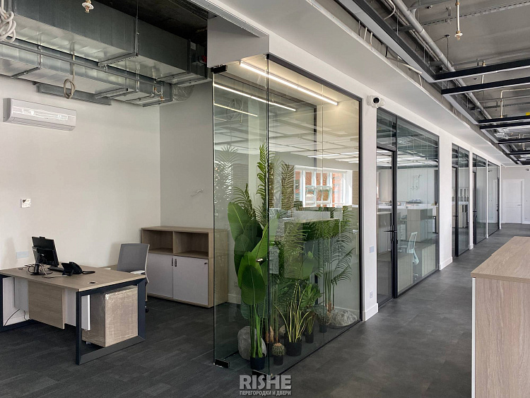 Стеклянные перегородки RISHE-S8 Twin и двери Vitero IMG_8554.jpg