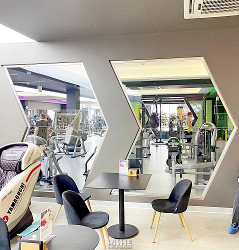 Перегородки CRYSTAL Цельностеклянные  треугольной формы Перегородки CRYSTAL Цельностеклянные  треугольной формы