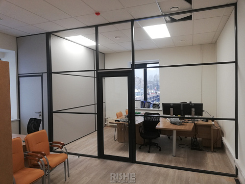 Перегородки S7 одинарный витраж с широкими секциями Перегородки S7 одинарный витраж с широкими секциями