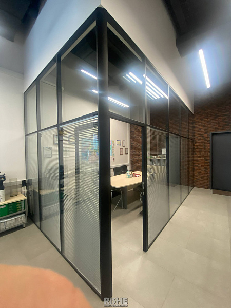 Стеклянные перегородки с жалюзи для Русарм  (29).JPG