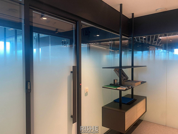 Офис Рише перегородки Twin Градиент тонировка Двери Intero  (5).JPG