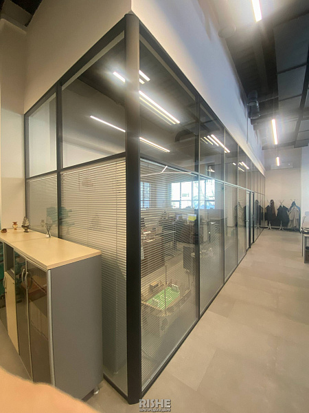 Стеклянные перегородки с жалюзи для Русарм  (22).JPG